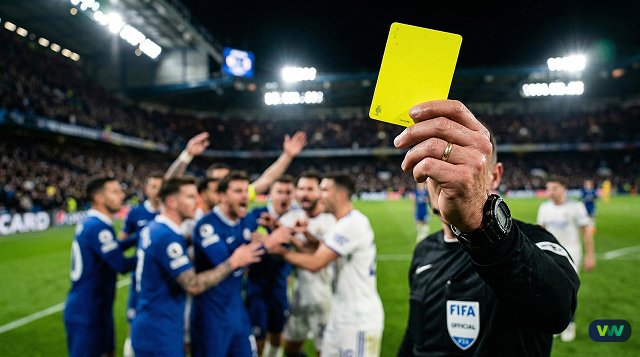 De absolute autoriteit van de scheidsrechter. Hij beslist over jouw weddenschap, niet de schreeuwende spelers.