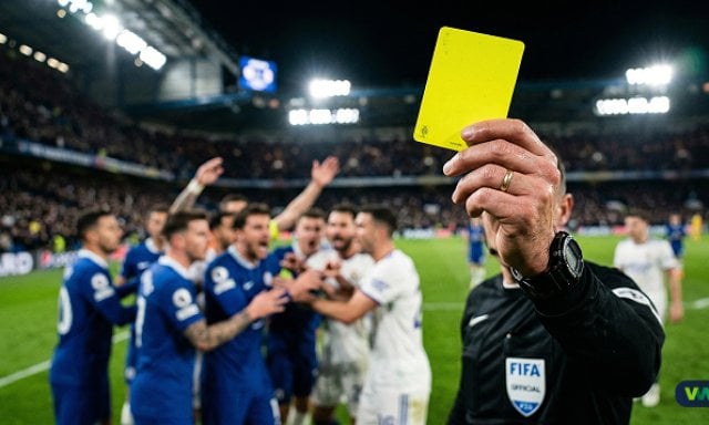 De absolute autoriteit van de scheidsrechter. Hij beslist over jouw weddenschap, niet de schreeuwende spelers.
