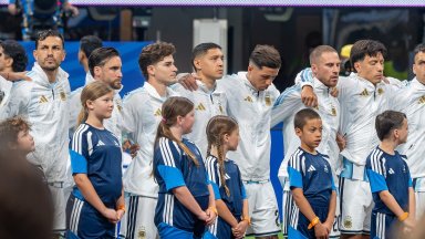 Argentinië na verlenging langs tien Zwitsers naar WK-halve finales