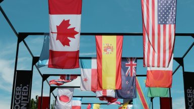 Canada overleeft Zuid-Afrika en plaatst zich voor achtste finales WK