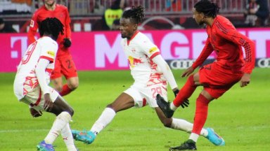 Olise bezorgt Frankrijk met hattrick zege op Noord-Ierland in WK-voorbereiding
