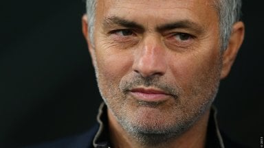 Real Madrid wint in slotfase bij debuut Dumfries en rentree Mourinho