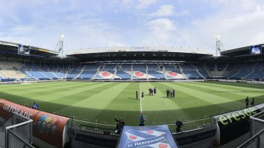 sc Heerenveen opent Eredivisie met zege op FC Twente na zenuwslopend begin