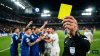 De absolute autoriteit van de scheidsrechter. Hij beslist over jouw weddenschap, niet de schreeuwende spelers.
