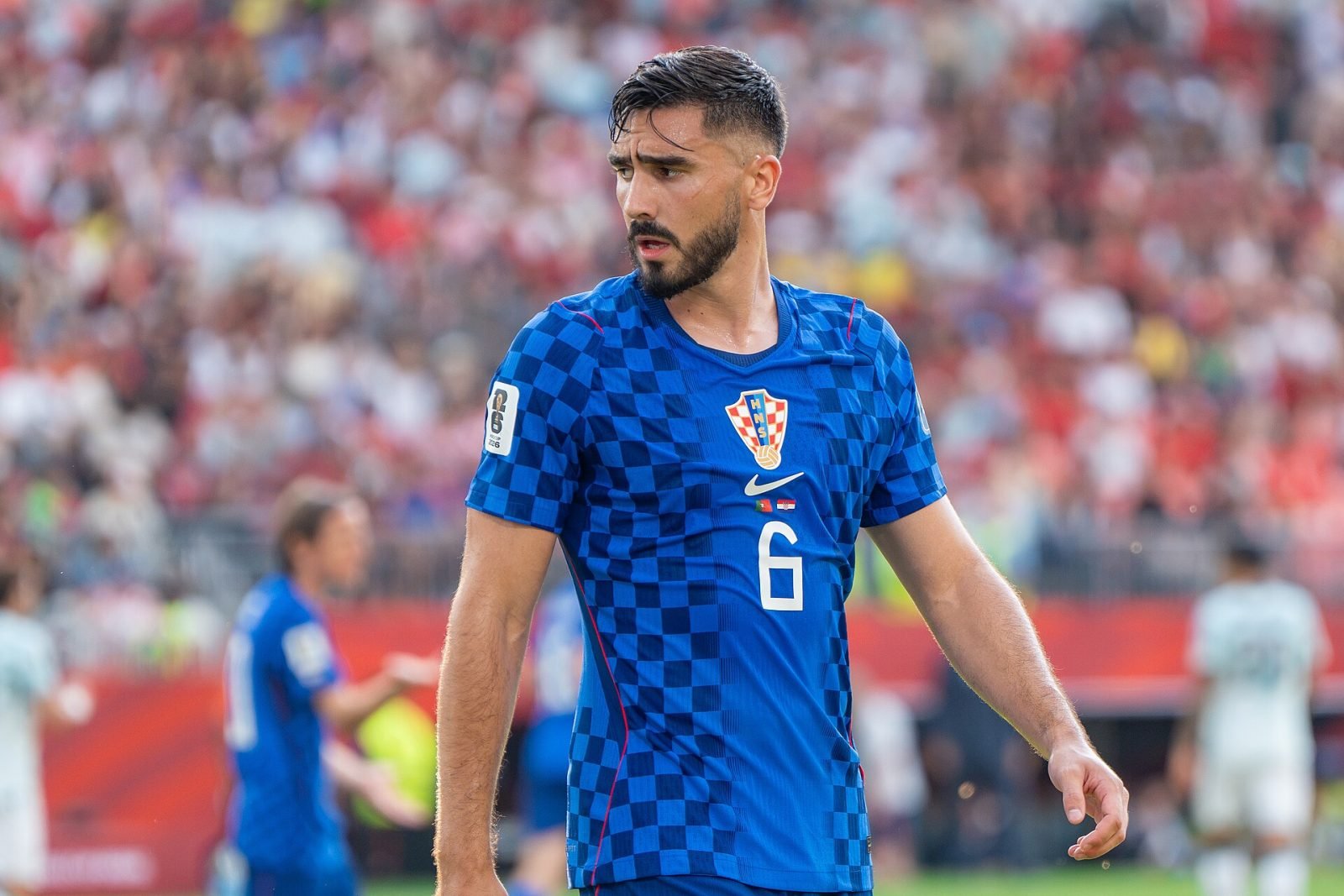 'Ajax slijt na Itakura ook Sutalo: huurdeal met semi-verplichte optie tot koop'