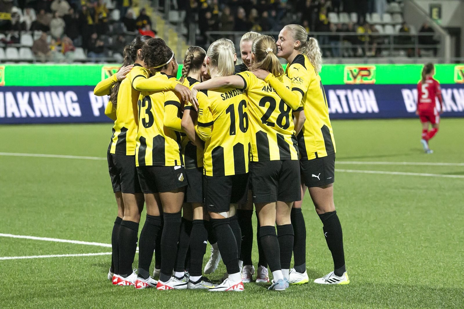 Zweedse BK Häcken claimt hoogste transfersom ooit in vrouwenvoetbal voor aanvaller Schröder