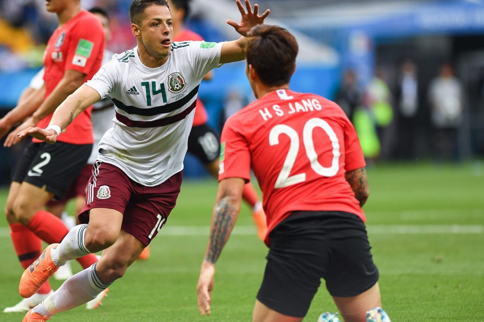 Chicharito maakt opmerkelijke transfer naar nieuwe Amerikaanse club, debuut in 2027