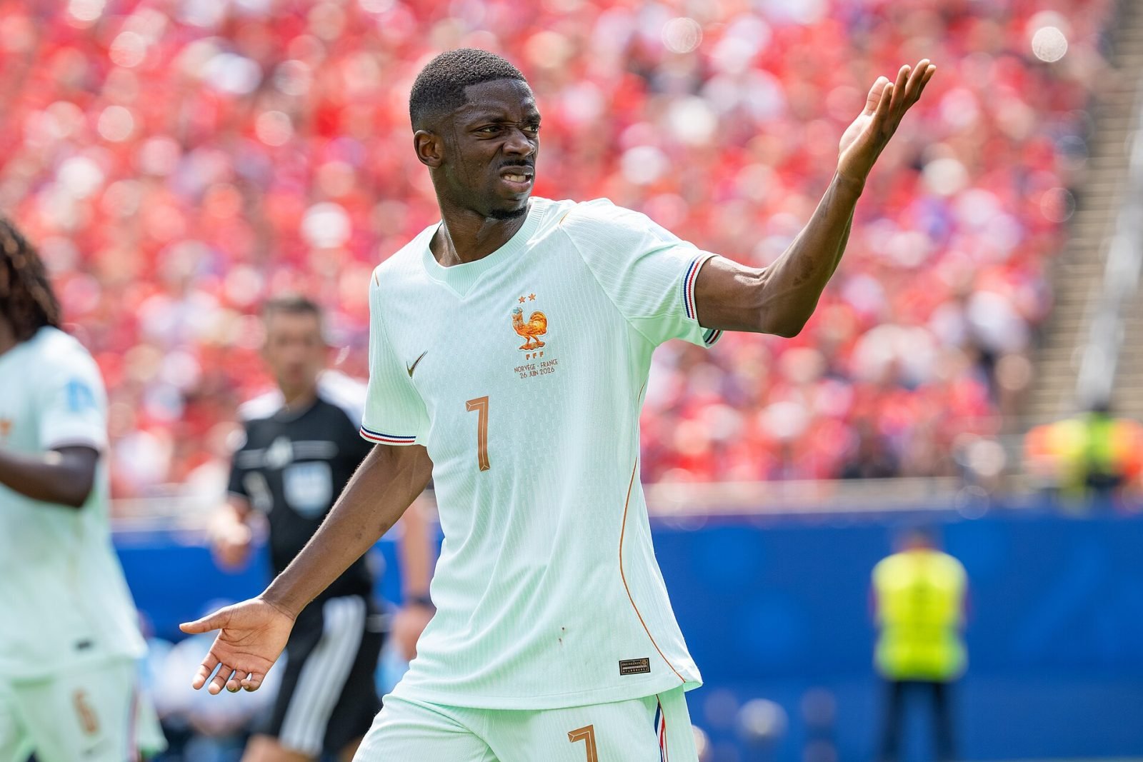 Bom barst bij Franse ploeg: Dembélé woedend op Mbappé na 'verraad'