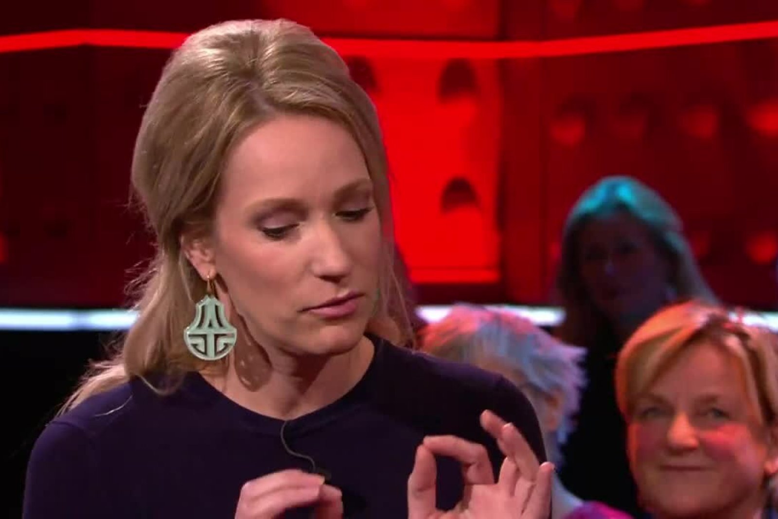 Hélène Hendriks geeft Frenkie de Jong spottende bijnaam na optreden tegen Zweden