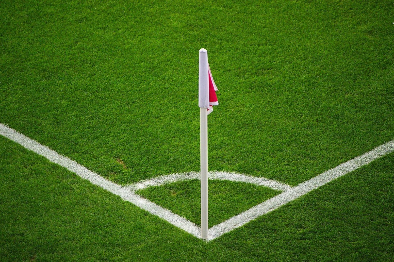 Jonge spelers maken indruk in oefenzeges Ajax en Feyenoord