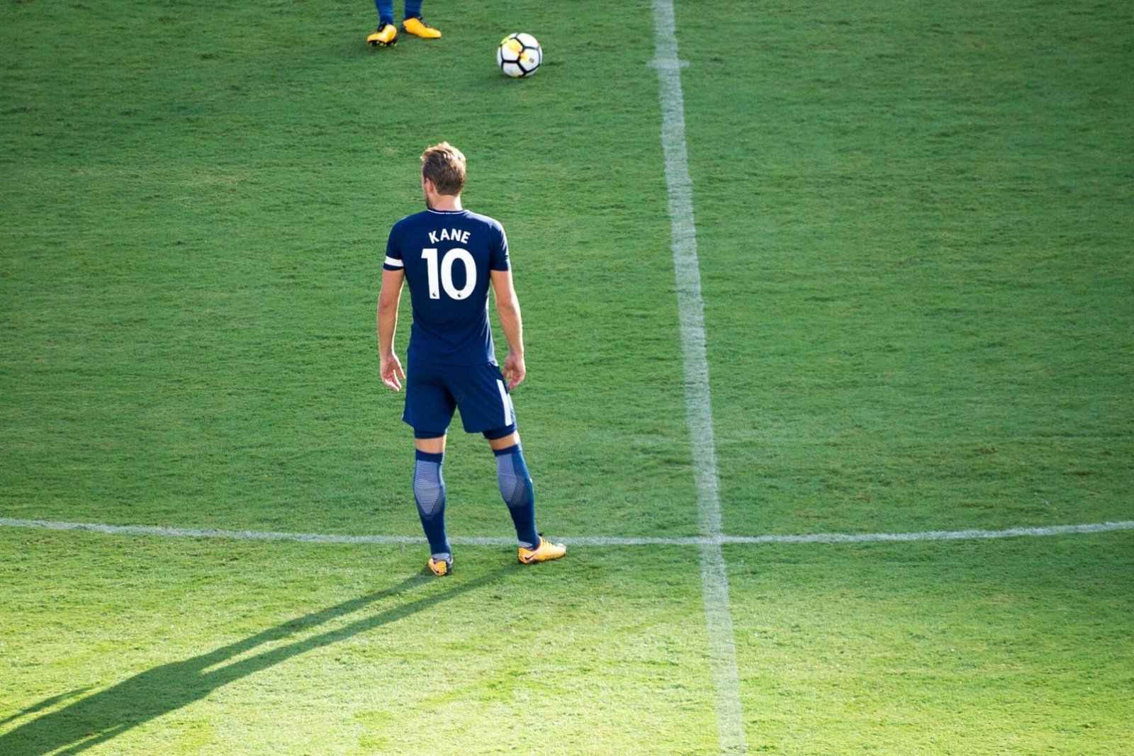 Kane bezorgt Engeland met late kopbal minimale oefenzege op Nieuw-Zeeland