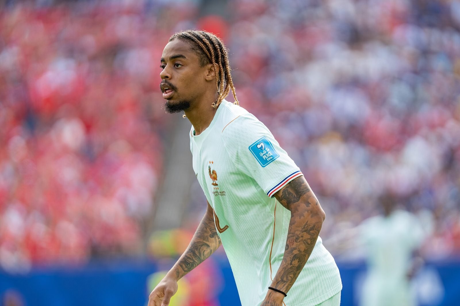 Liverpool schrikt niet van hoge vraagprijs en bereidt bod voor op PSG-ster Barcola