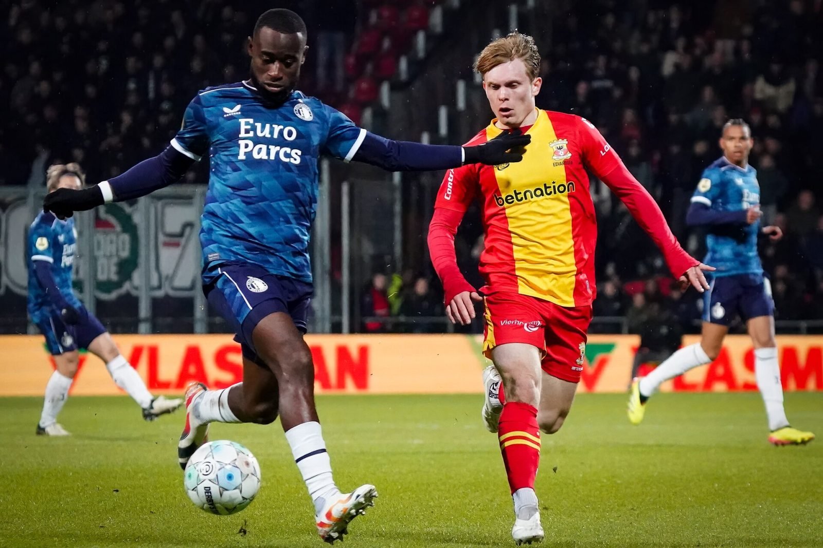 Geertruida voor grote keuze: PSV, Real Sociedad en Everton melden zich