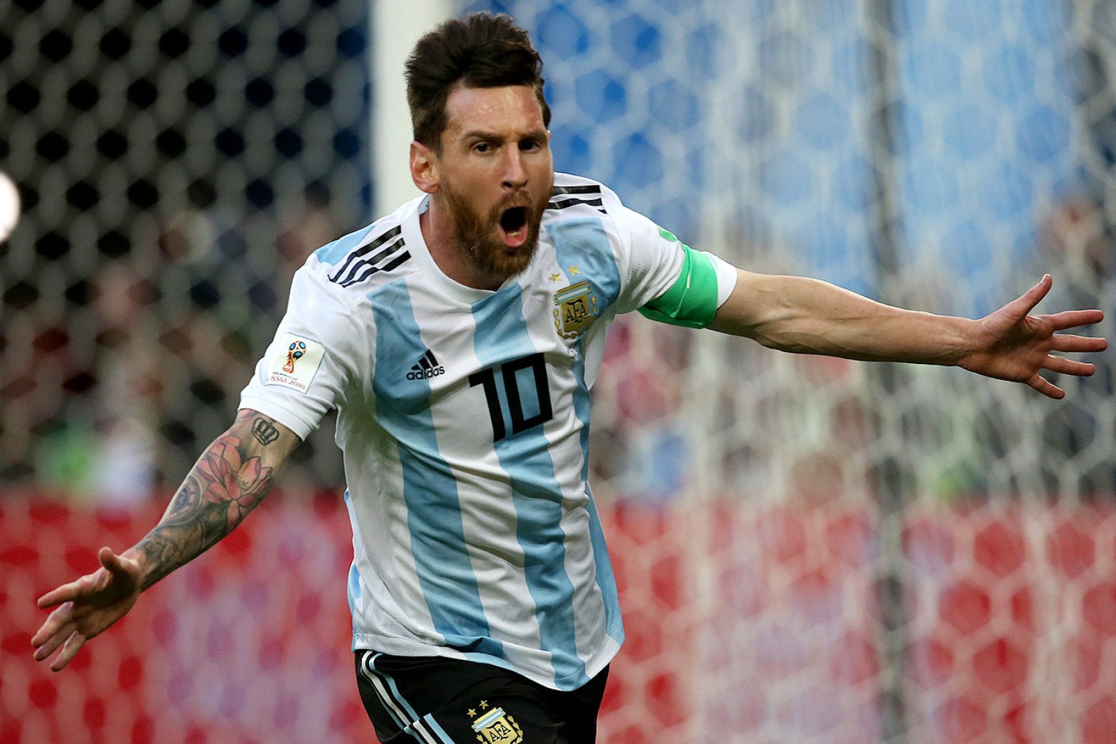 Messi schittert op WK, topscorer en stuwt Argentinië naar knockout-fase