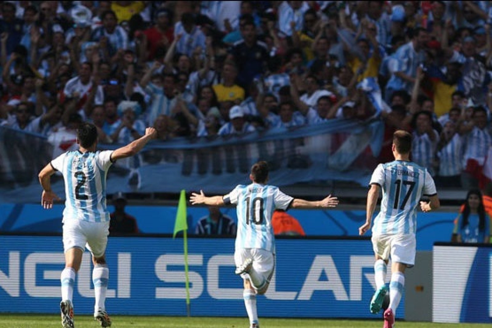 Messi's onbestrafte tackle domineert discussie na hattrick op WK
