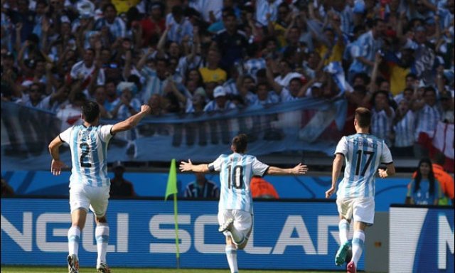 Messi's onbestrafte tackle domineert discussie na hattrick op WK