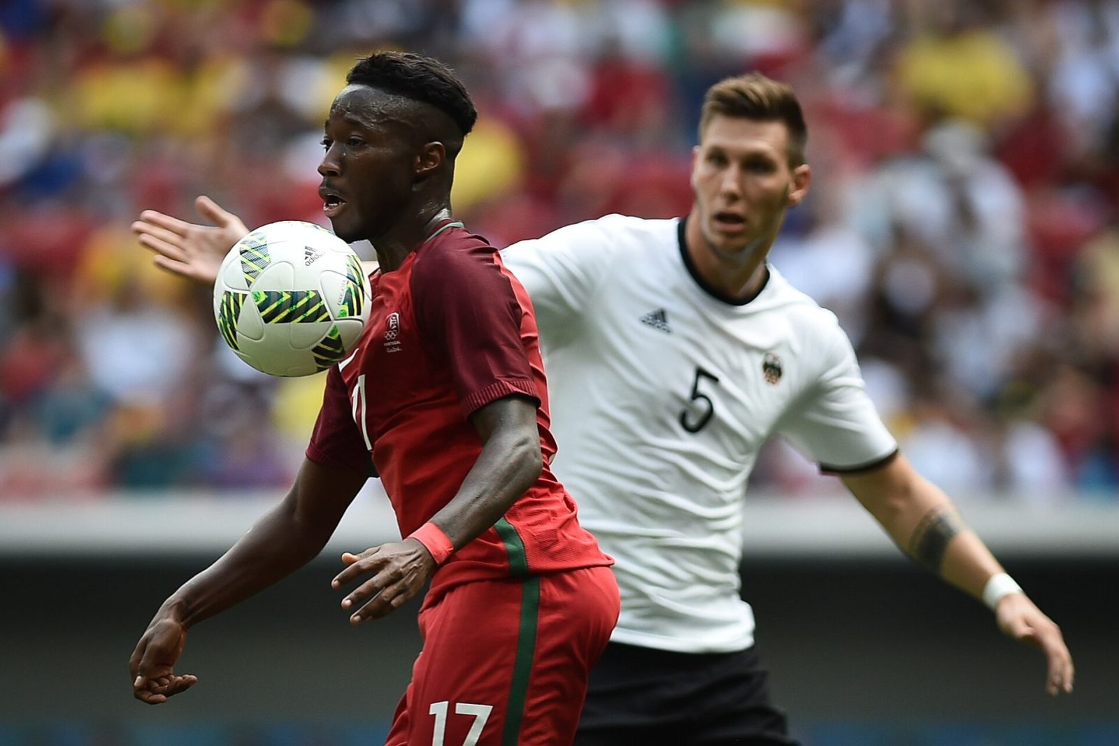 Niklas Süle verrast met transfer naar SV Tiefenbach op achtste Duitse niveau