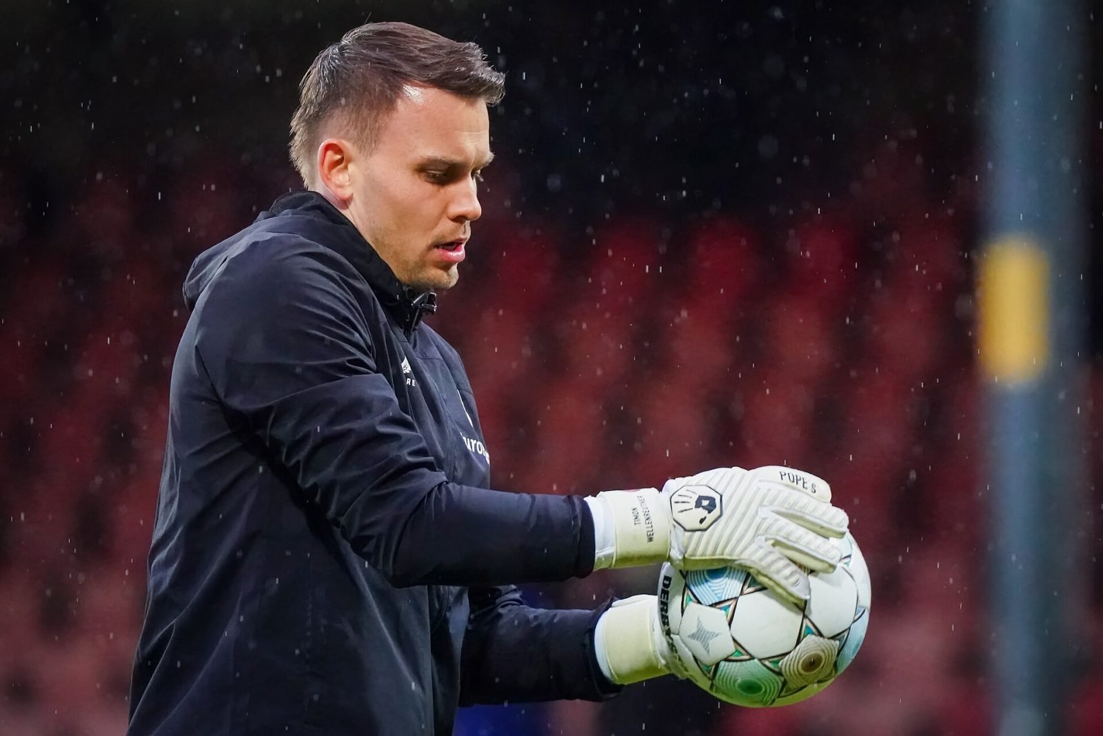 Doelman Timon Wellenreuther maakt overstap van Feyenoord naar VfL Wolfsburg