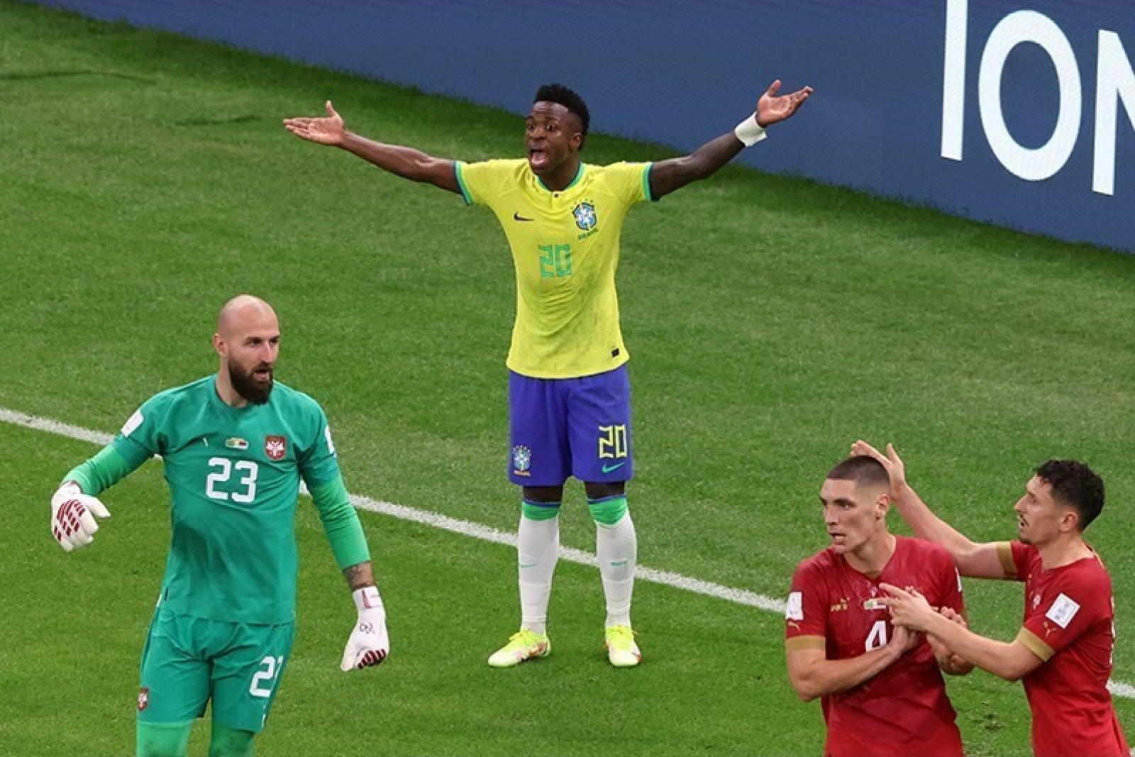 Vinícius Júnior verrast met opvallende gelaatsverandering na ingreep