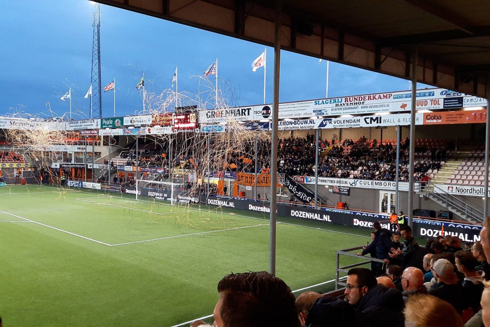 Volendam maakt valse start in eerste divisie na verlies tegen Jong PSV